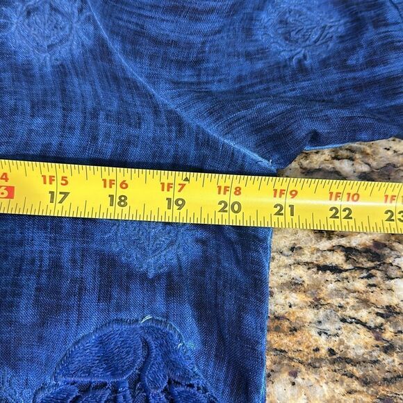 Chico’s Blue Embroidered Linen Relaxed Fit Top Blouse Size 8/10 - Picture 10 of 11